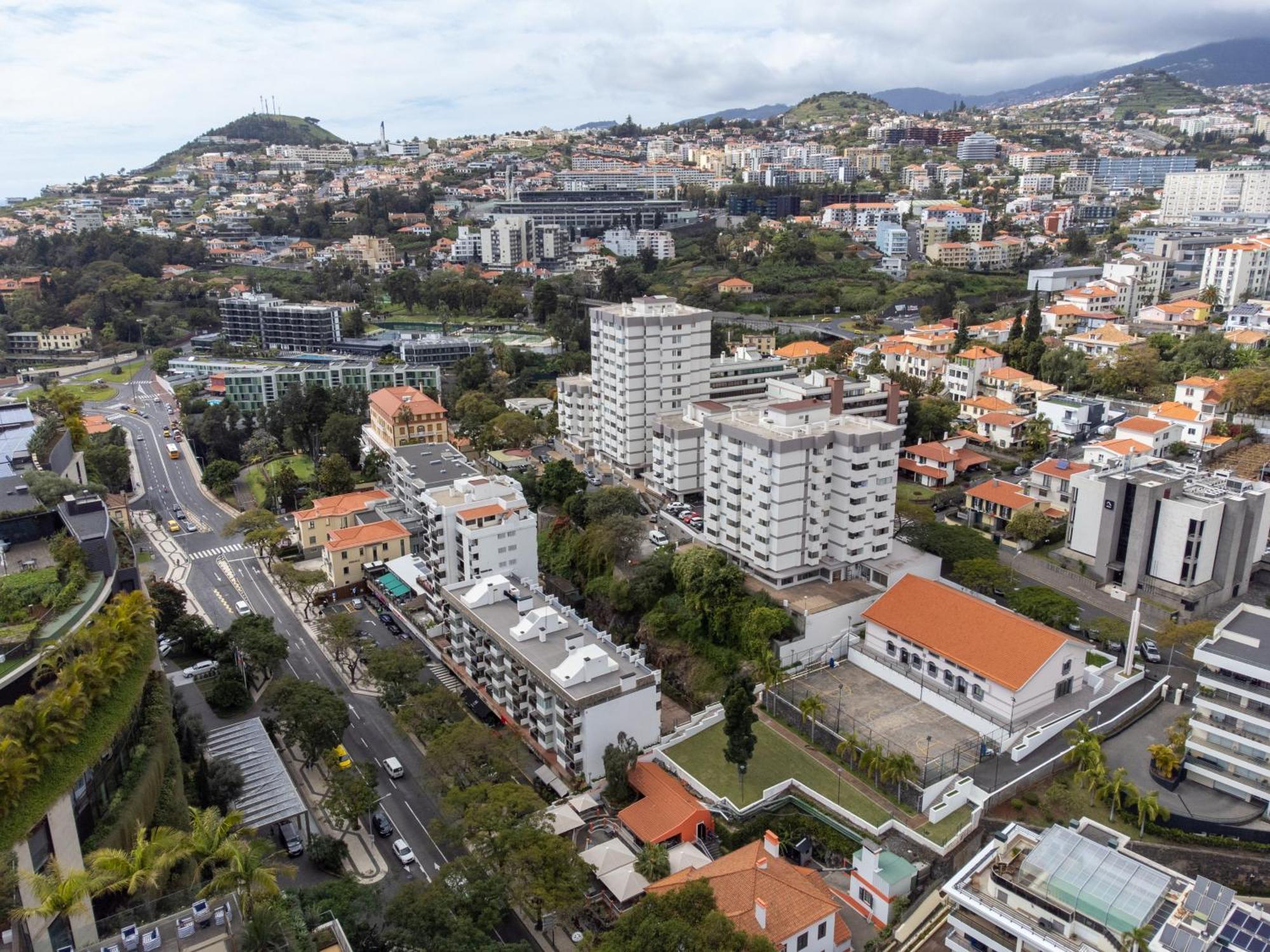 Social Lodge - Hollywood Funchal  Bagian luar foto